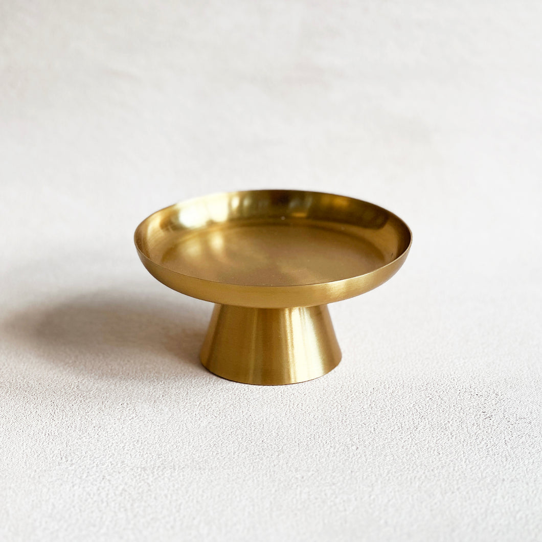 Brass shop cake stand