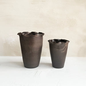 Ruffle Vase in Peat