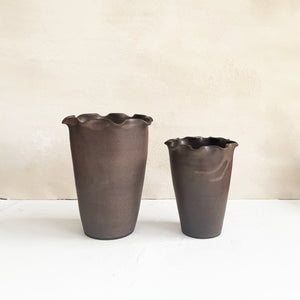 Ruffle Vase in Peat