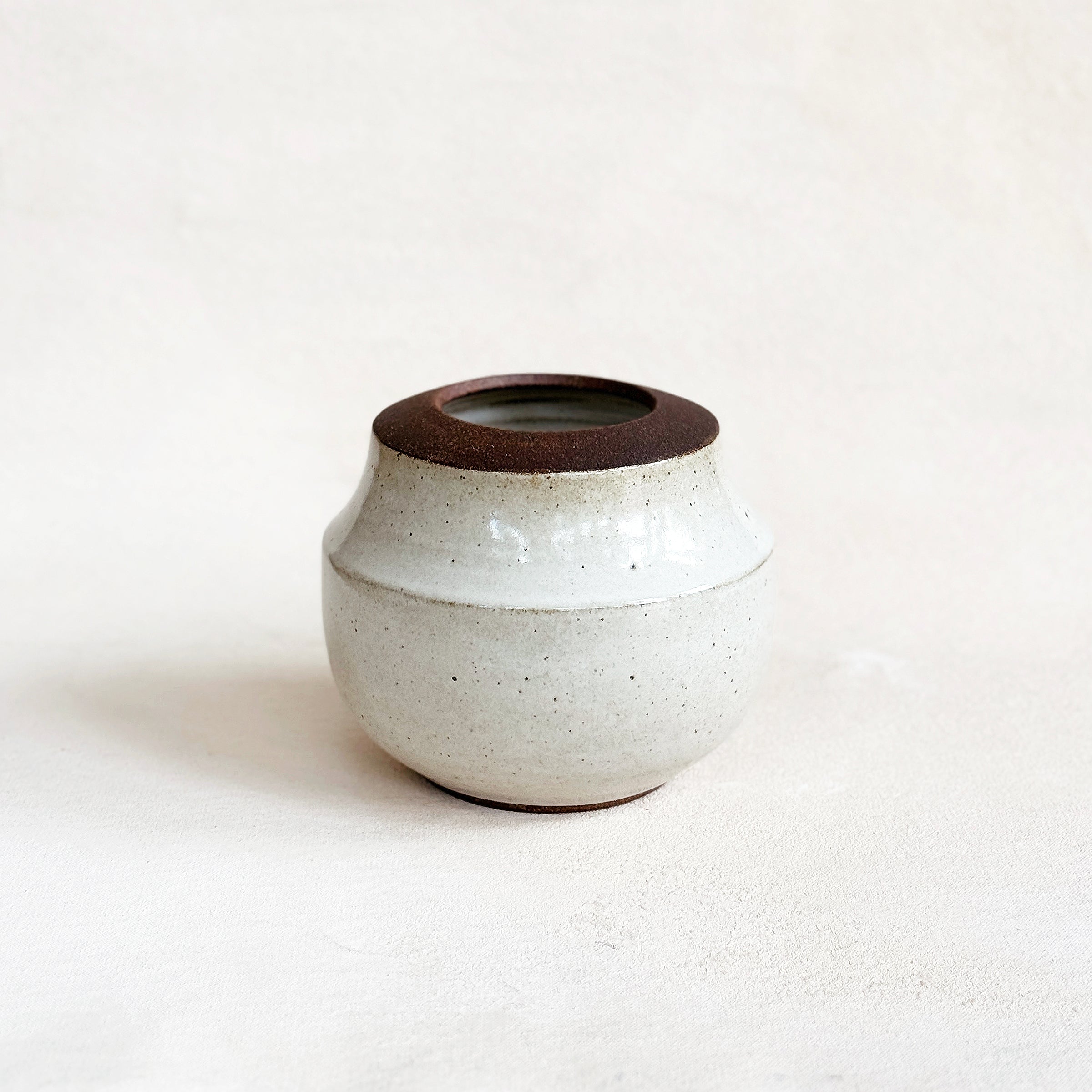 Round Vase in White