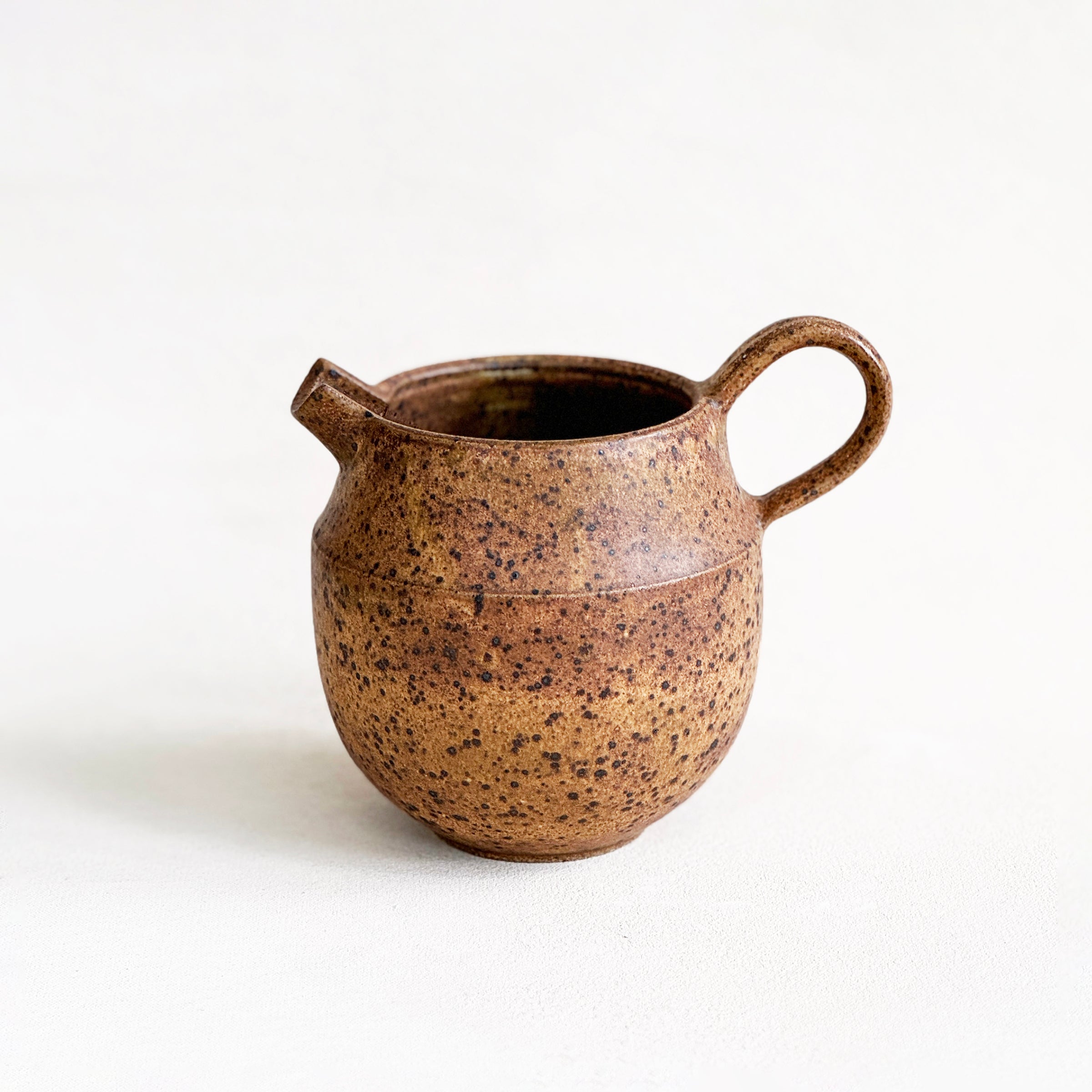 Pitcher in Tan Speckle