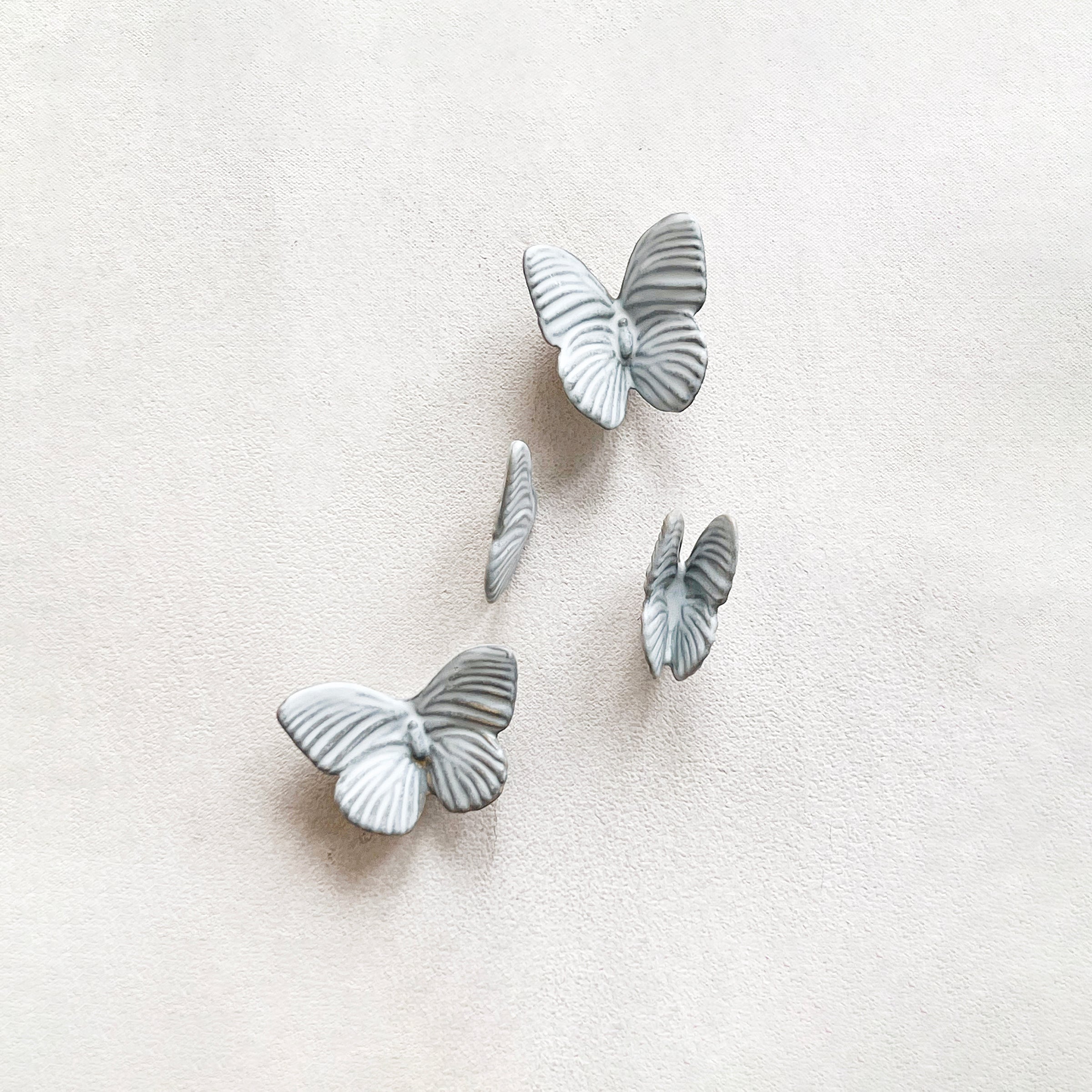 Libro a terreno con leggio cm. 13x26x39 radica - Ceramic Butterfly Shop