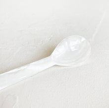 Load image into Gallery viewer, Mother of Pearl Utensil
