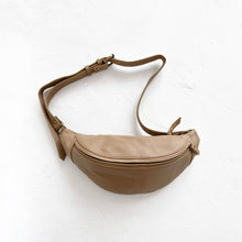 Load image into Gallery viewer, Atlas Leather Bag in Sand