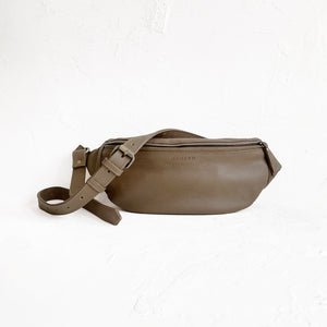 Atlas Leather Bag in Taupe