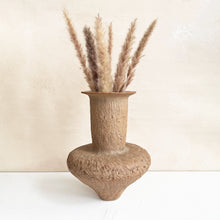 Load image into Gallery viewer, Spade Vase III