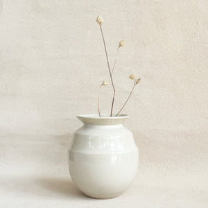 Rim Vase in White