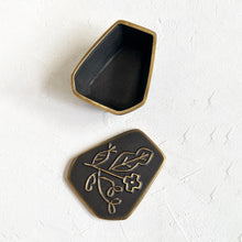 Load image into Gallery viewer, Brass Leaf Box in Black