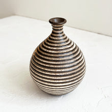 Load image into Gallery viewer, Bud Vase in Cream and Brown