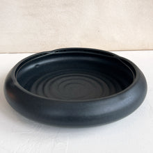 Load image into Gallery viewer, Low Scalloped Bowl in Charcoal