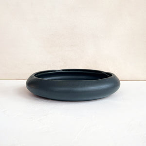 Low Scalloped Bowl in Charcoal