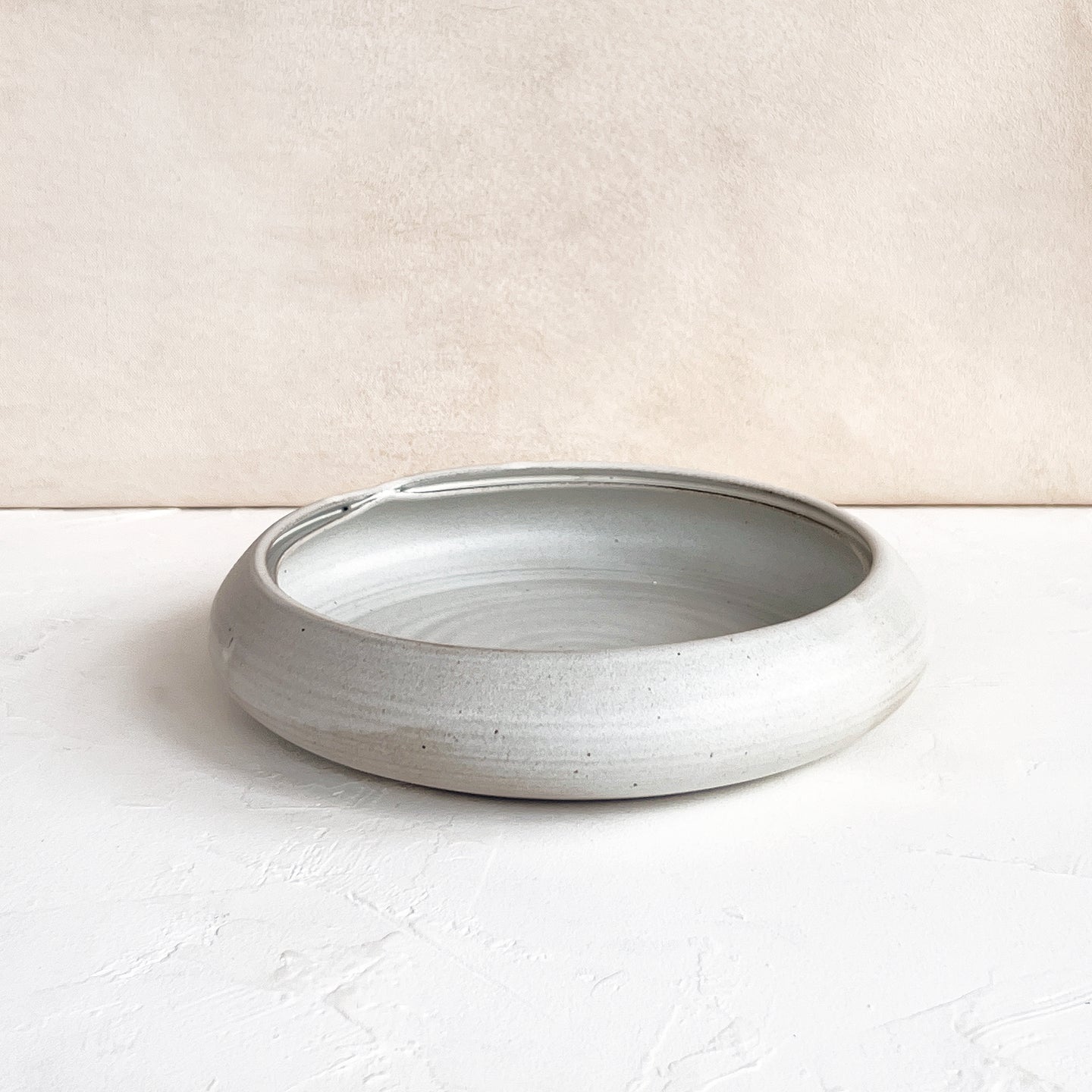 Low Scalloped Bowl in Matte Grey