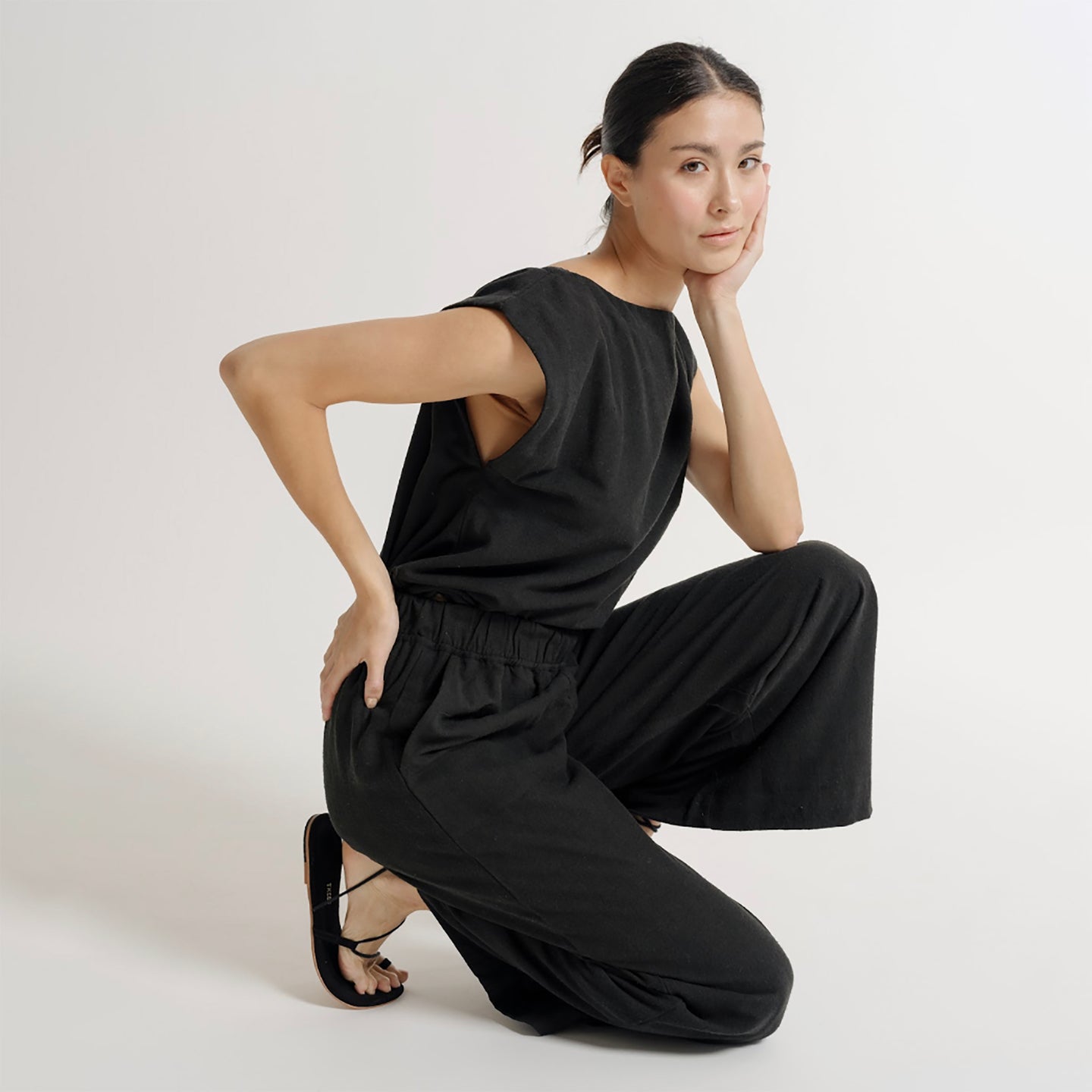 Silk Noil Crop Pant in Black