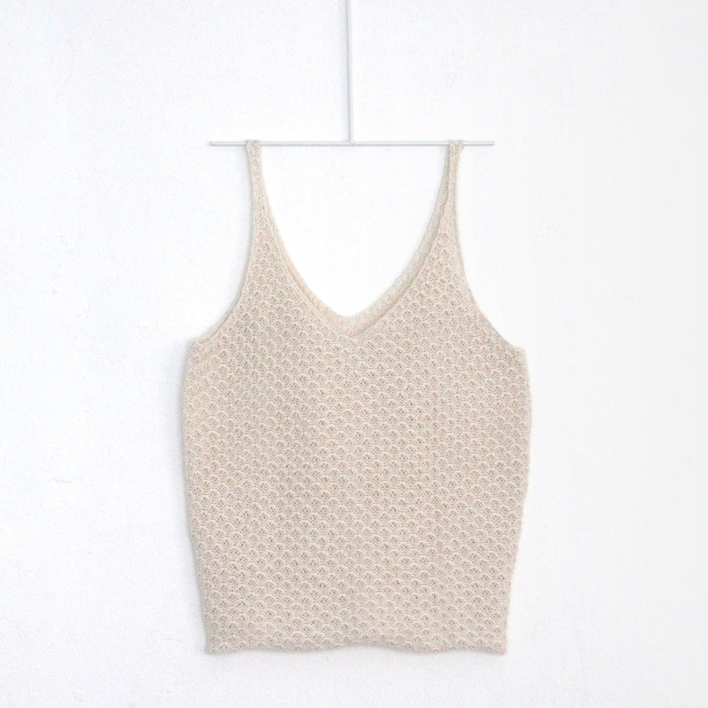 Textured V Top in Natural